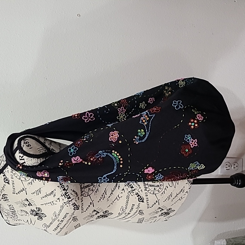 GAIAM 100% ORGANIC COTTON, GLASS BEADED FLOWERS.